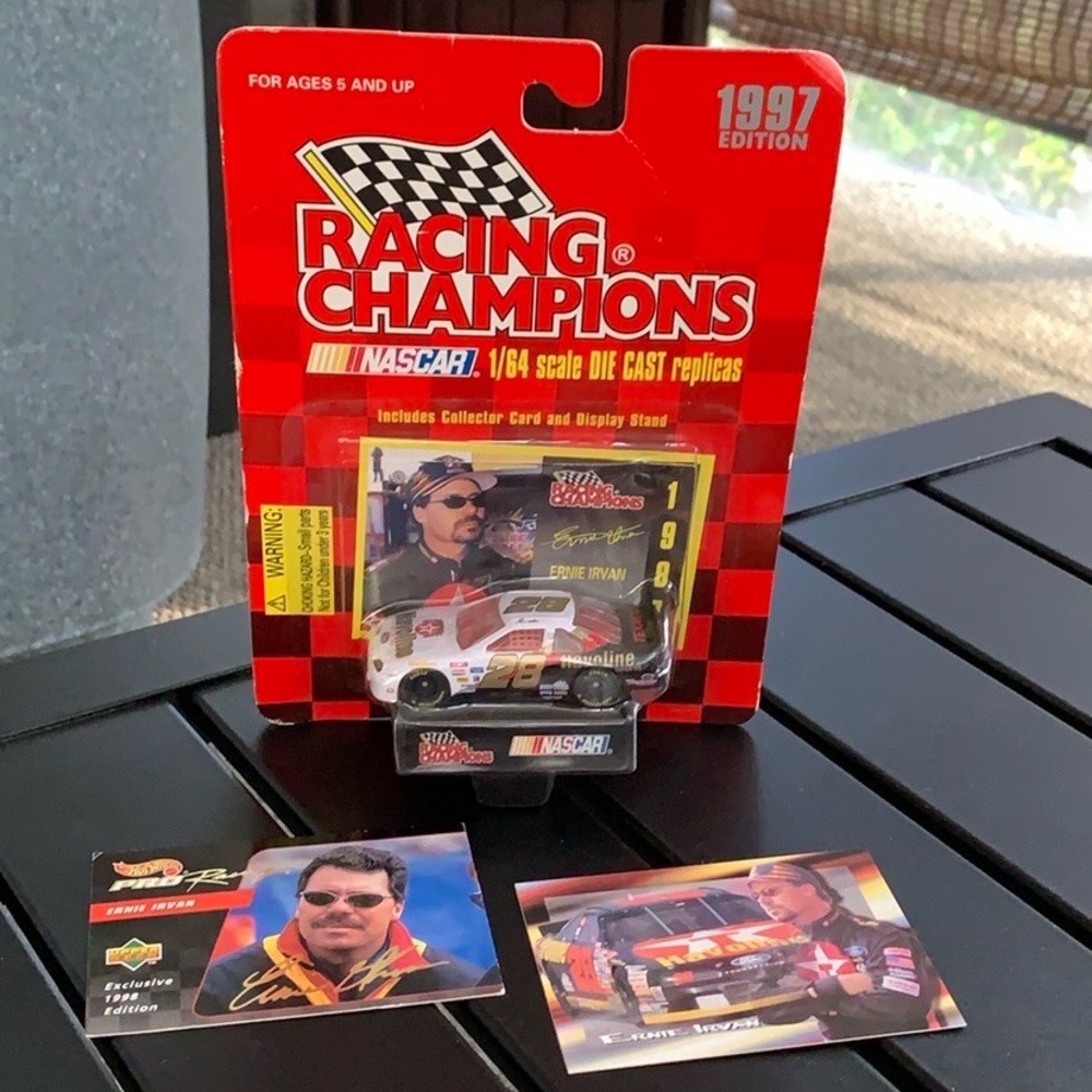 Ernie Irvan #28  1:64 Diecast Racing Cars 1997 w/Napa collectors Cards